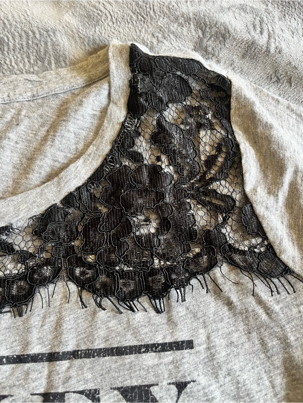 Torrid Disney Gray Tee with Black Mickey & Minnie Graphic and Lace Yoke size 1 - Picture 2 of 5